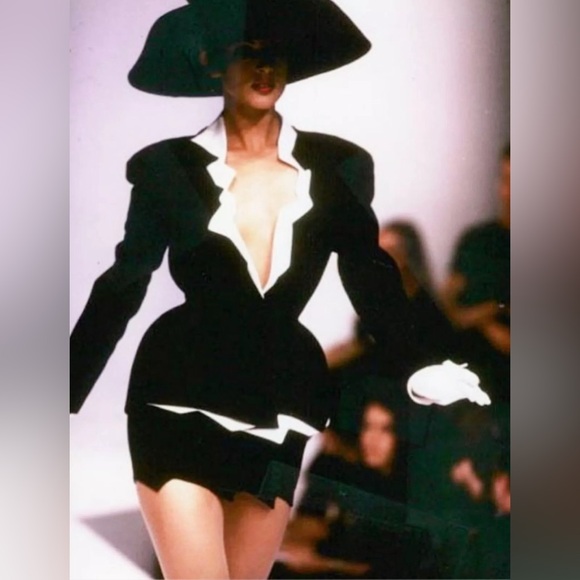 Iconic Thierry Mugler Vintage S/S 1994 Black White Zigzag Sculptural Jacket - Picture 5 of 16